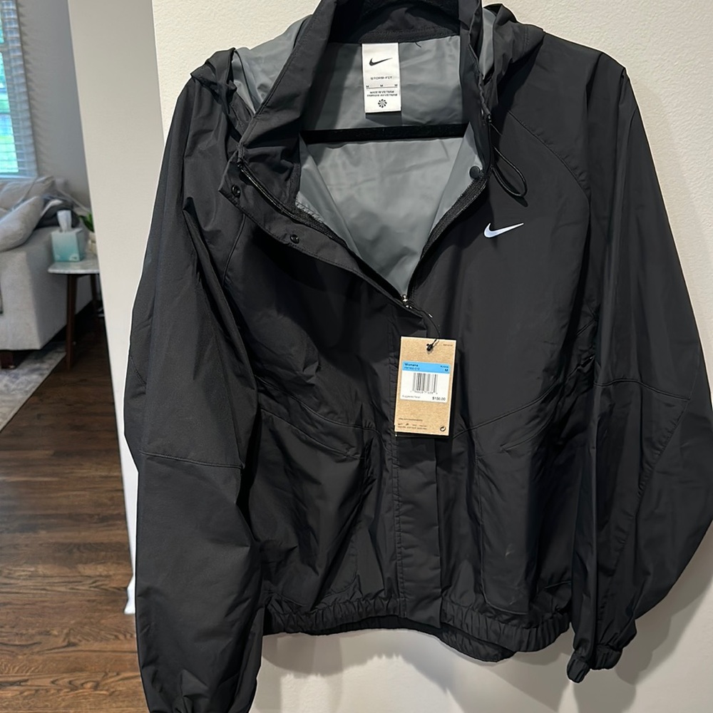 BNWT Nike storm fit jacket, size medium, black
